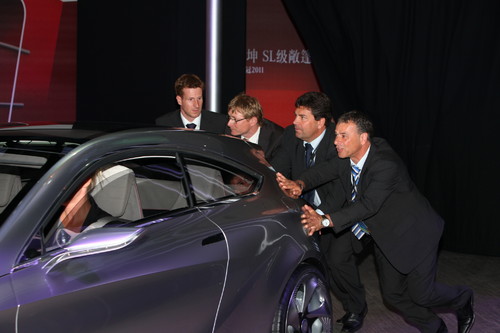 Auftritt bei der Mercedes-Benz-Pressekonferenz: Mit vier MS tritt die Studie Concept A-Class auf.