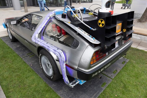 „Auto Pop“ in der Autostadt: DeLorean („Bekannt aus Film &amp; Fernsehen“).