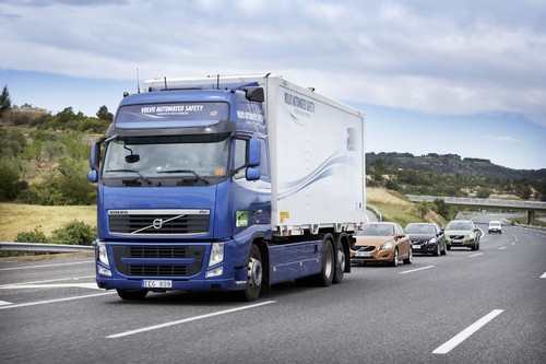 Automatisierter Fahrzeugverband von Volvo in Spanien.