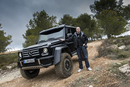 Autor Jens Meiners und der Mercedes-Benz G500 4x4². 