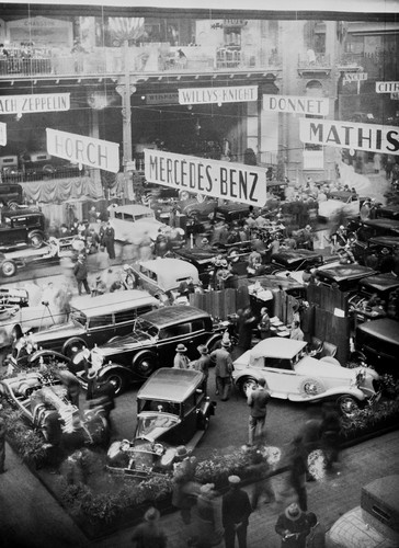 Autosalon Paris im Jahr 1931: Mercedes-Benz präsentiert sein Angebot.