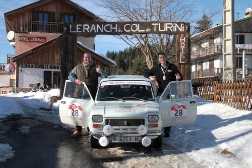 AvD-Histo-Monte 2015: Unsere Autoren Alexander Voigt (links) und Tim Westermann mit dem Seat 127 Rallye (1973).