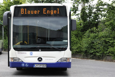 Bad Homburg rüstet Stadtbusflotte mit „Blauem Engel“ nach.