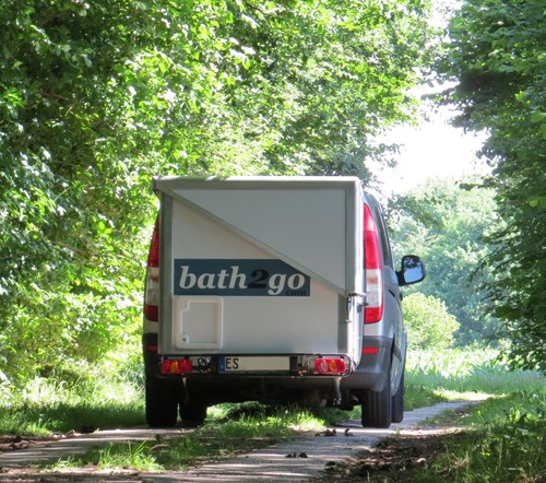 Bath2go: Sanitärabteil als Heckaufsatz für Campingbusse. 