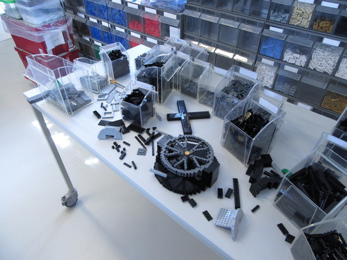 Bau des Ford GT Race aus Legosteinen.