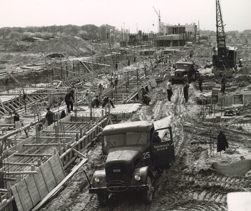 Bau des VW-Werks in Hannover (1955).