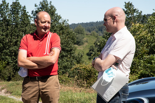 Baureihenleiter Thomas Friemuth und unser Autor Jens Meiners (rechts).