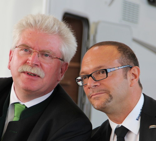 Bayerns Wirtschaftsminister Martin Zeil (links) und Knaus-Tabbert-Chef Giovanni Marcon.