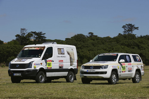 Begleitfahrzeuge der Dakar 2012: VW Crafter 4Motion und Amarok.