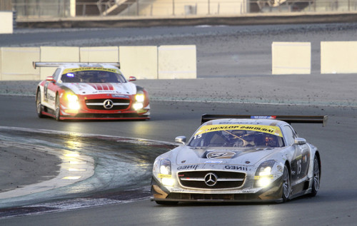 Beim 24-Stunden-Rennen von Dubai gelang den Kundensportteams im Mercedes-Benz SLS AMG GT3 ein souveräner Dreifacherfolg.