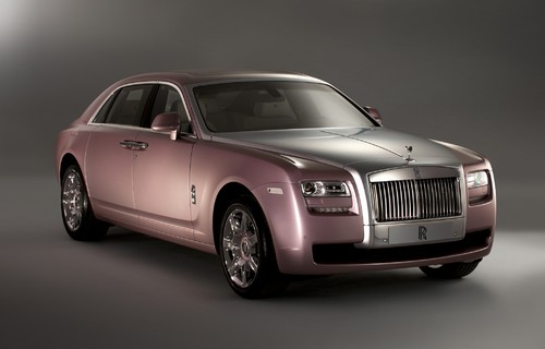Bespoke-Design: Rolls-Royce Rose Quartz Ghost.