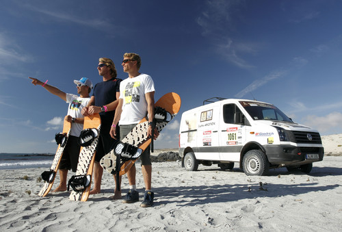 Besuchten auf Einladung von Volkswagen die Rallye Dakar (von links): Robby Swift, Björn Dunkerbeck und Klaas Voget.
