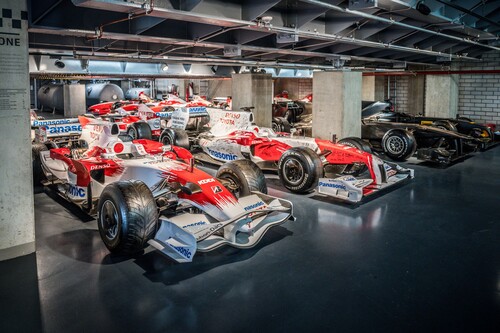 Blick ins Motorsport-Museum von Toyota Gazoo Racing Europe.