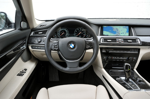 BMW 750i.