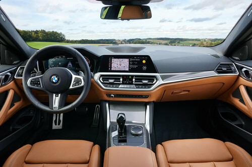 BMW M440i x--Drive.