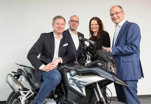 „BMW Motorrad Rides powered by ADAC“ (v.l.): BMW-Motorrad-Deutschland-Chef Henning Putzke, ADAC-Geschäftsführer, Alexander Möller, BMW-Motorrad-Marektingleiterin Sandra Wittemer und Stefan Gerwens, ADAC-Leiter Verkehr.