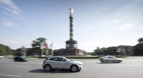 BMW und Daimler wollen ihr geplantes Gemeinschaftsunternehmen für Mobilitätsdienste wie Drive Now und Car2go in Berlin ansiedeln.