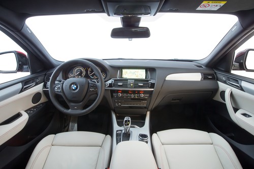 BMW X4 xDrive 35i.