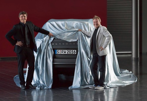 Borgward SUV: mehr gibt&#039;s nicht zu sehen: PR-Chef Marco Dalan links und Vize-Chef Karlheinz Knöss. 