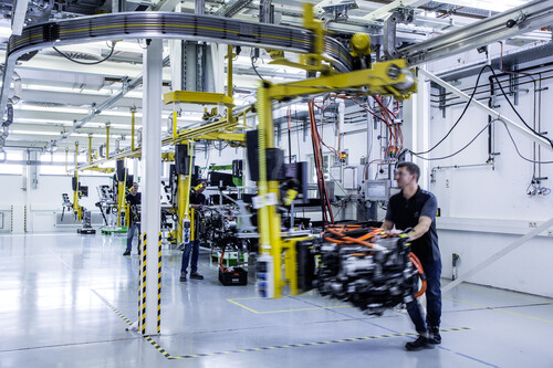 Brennstoffzellenfertigung beim Daimler-Tochterunternehmen Deutsche Accumotive in Nabern.