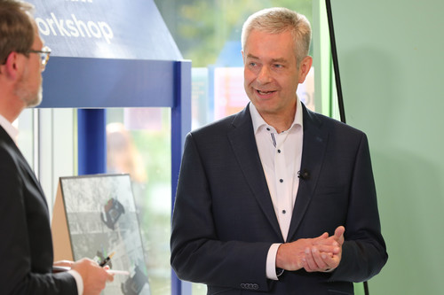 „Build on Volkswagen“ in der Autostadt: Nikolai Ardey, Leiter Volkswagen Group Innovation.