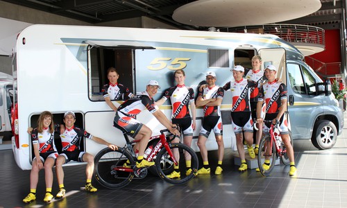 Bürstner unterstützt ein Team des „German Cycling Cup“ mit einem Argos 747-2 G als Service-Fahrzeug.