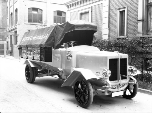 Büssing Typ II (1914): Erster Lkw mit Kardan, elektrischen Frontscheinwerfern und Gas-Positionslampen.