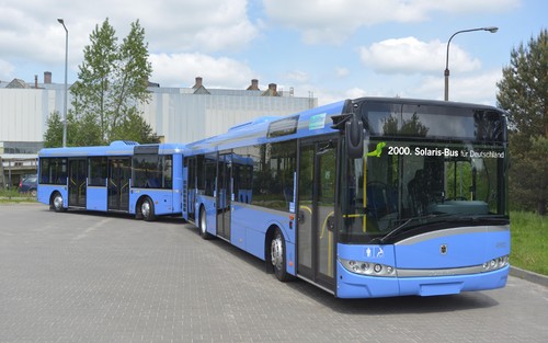 Buszug: Solaris Urbino 12 mit Anhänger.