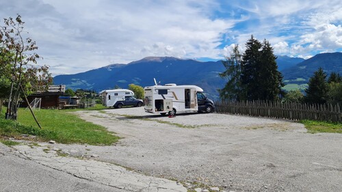 Camper vor der Plose in Südtirol.