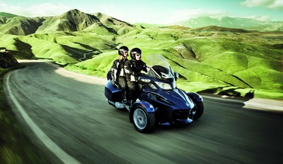 Can-Am Spyder Roadster Touring.