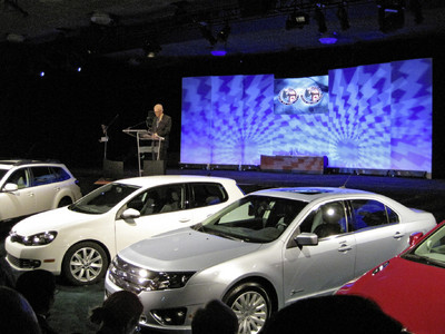 „Car of the Year“-Präsentation (im Vordergrund Ford Fusion).