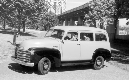 Chevrolet Suburban (1949).