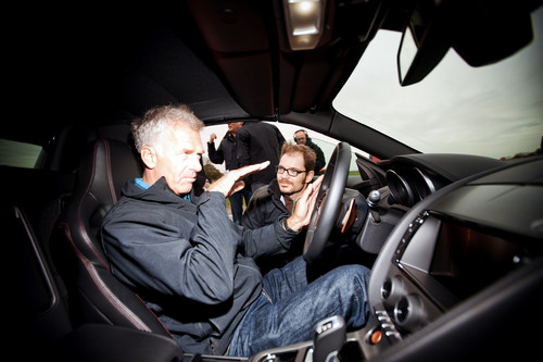 Christian Danner testet die Sitzposition und die Sicht im neuen Jaguar F-Type.