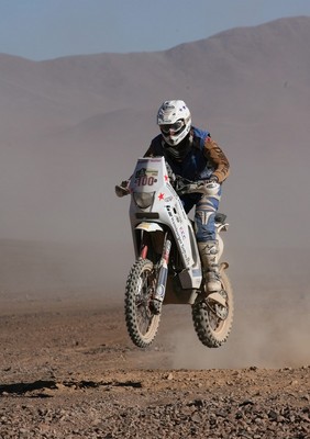 Christina Meier vom Team Hamburger Software ist einzige deutsche Motorradfahrerin bei der Dakar 2010.