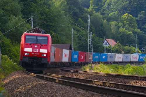 Containerzug der Deutschen Bahn.