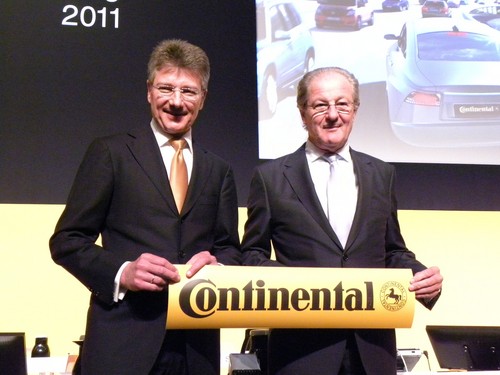 Continental Hauptversammlung 2011: Dr. Elmar Degenhart und Aufsichtsratsvorsitzender Prof. Wolfgang Reitzle (rechts).