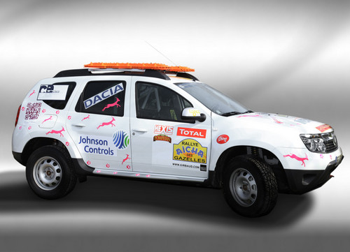Dacia Duster des von Johnson Controls unterstützten Teams für die Rallye Aïcha des Gazelles.