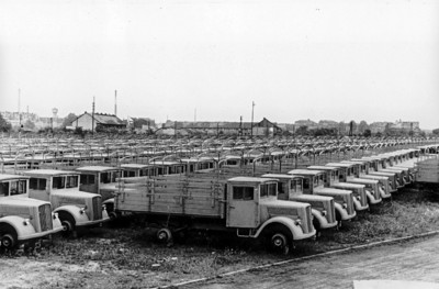 Daimler-Benz produzierte von 1944 bis 1949 insgesamt 10 300 Einheiten des L 701.