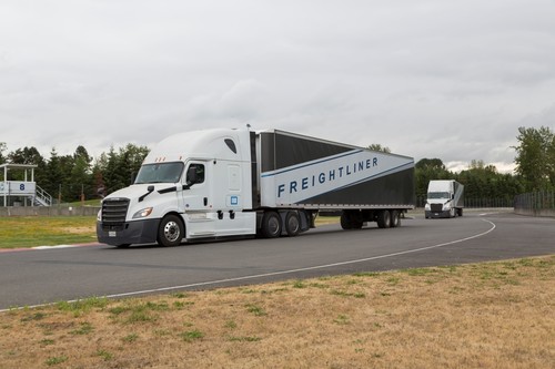 Daimler gründet in Oregon in den USA ein Forschungs- und Entwicklungszentrum für automatisierte Lastwagen und Omnibusse.