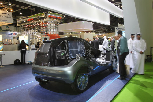 Daimler präsentiert nachhaltige Antriebslösungen auf dem „World Future Energy Summit“ in Abu Dhabi.