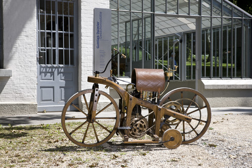 Daimler Reitwagen von 1885.