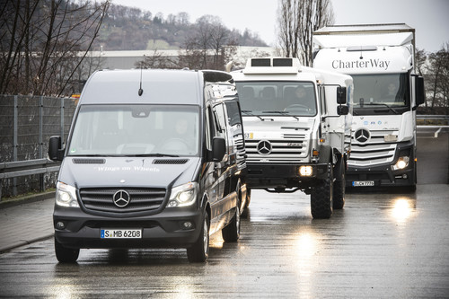 Daimler schickt einen vierten Hilfskonvoi an die türkisch-syrische Grenze.