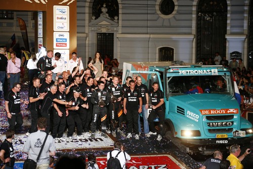 Dakar 2014: Der Iveco von Gerard de Rooy.