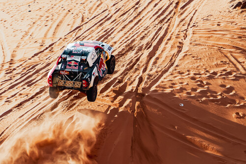 Dakar 2023: Toyota GR DKR Hilux von Nasser Al-Attiyah (QA) auf der zweiten Etappe.