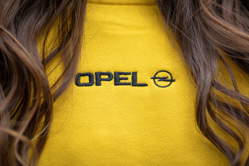 Damen-Pullover aus der Vintage-Kollektion von Opel.