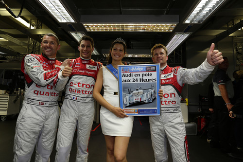 Das Audi-Team im Wagen Nummer 2 startet in Le Mans von der Pole Position (v.l.): Tom Kristensen, Loïc Duval und Allan McNish.