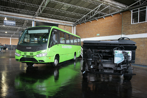 Das Busfahrgestell Mercedes-Benz 1016 wurde eigens für den kolumbianischen Markt entwickelt und wird exklusiv in Bogota montiert. Die Chassis werden mit Aufbauten von Super Polo and Busscar versehen.