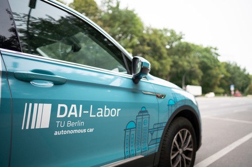 Das DAI-Labor der TU Berlin hat ein vernetztes, urbanes Infrastruktur-Testfeld in einem hochkomplexen Verkehrsumfeld entwickelt.