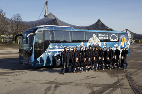 Das Eishockey-Team des EHC erhält einen  MAN-Mannschaftsbus.