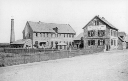 Das erste Fabrikgebäude von Opel (1868).
